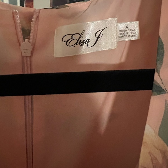 Eliza J Floral Wrap Dress - Picture 4 of 6